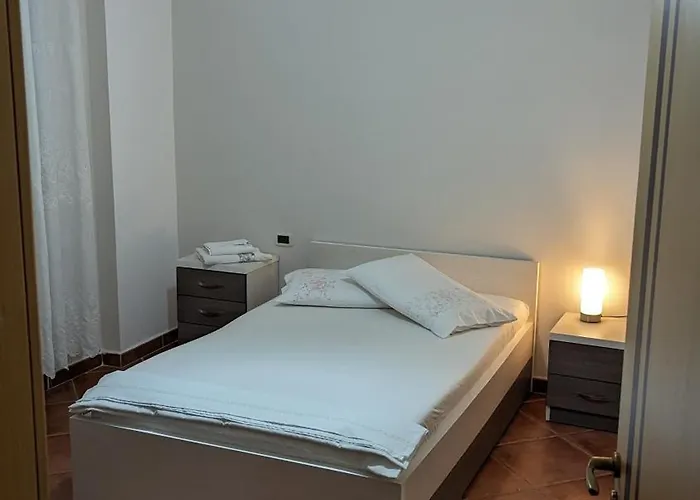 Venus - Cozy With Terrace Appartamento Vlorë