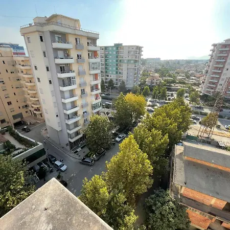 Venus - Cozy With Terrace Apartment