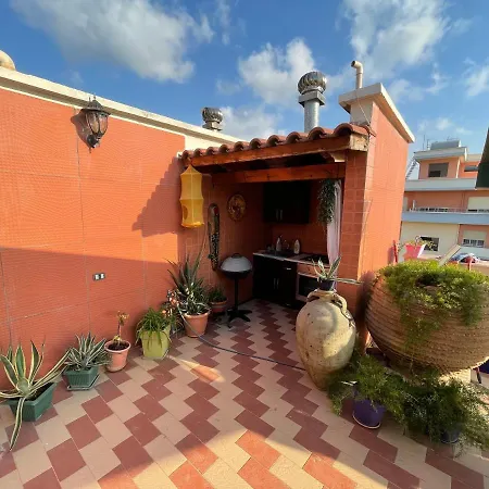 Venus - Cozy With Terrace Apartment