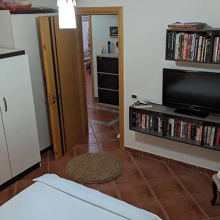 Venus - Cozy With Terrace Apartment Vlore