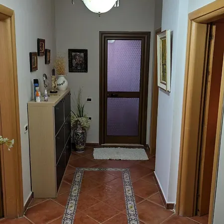 Venus - Cozy With Terrace Apartment