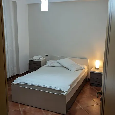 Venus - Cozy With Terrace Apartment Vlore