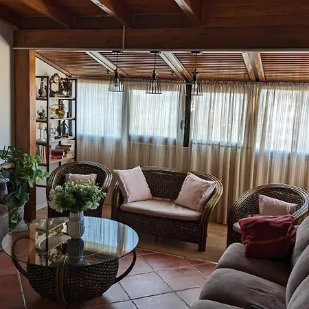 Venus - Cozy With Terrace Apartment