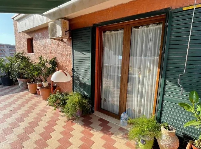 Venus - Cozy With Terrace Apartamento *