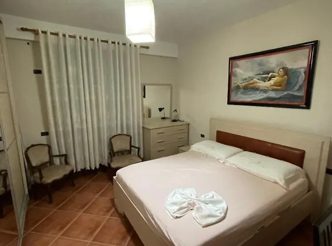 Venus - Cozy With Terrace Apartamento *