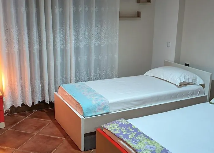 Venus - Cozy With Terrace Apartamento *